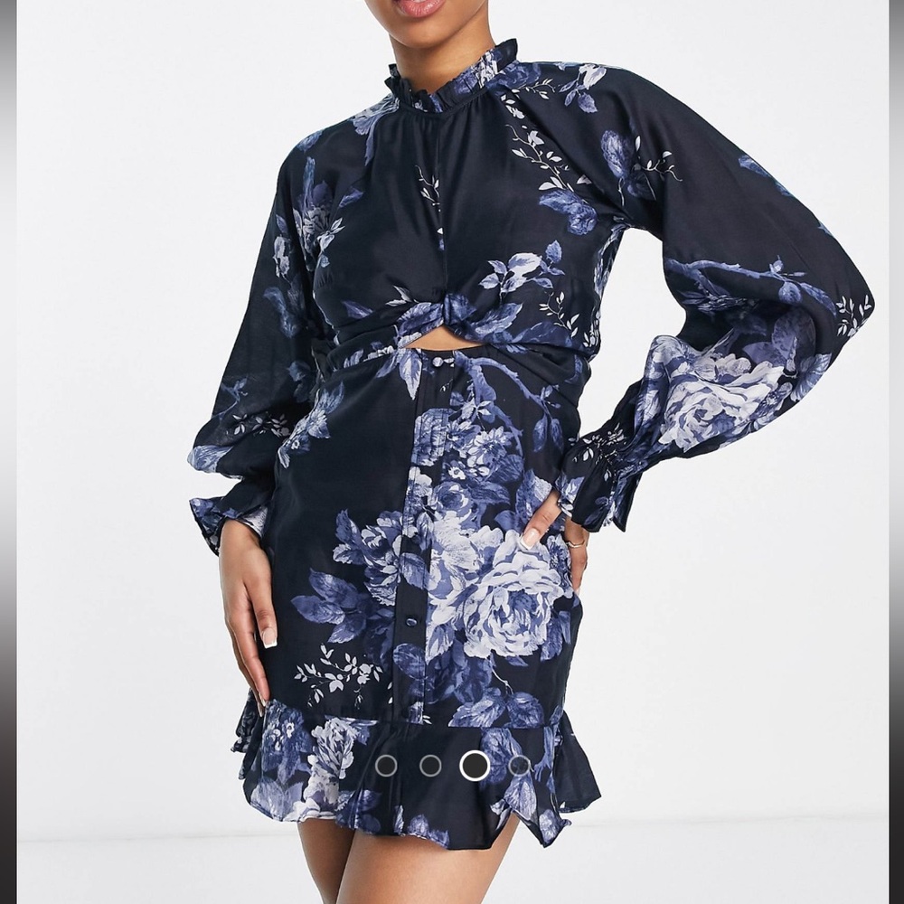Floral Mini Dress in Navy Blue - Picture 3 of 4